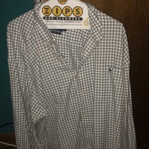 Vineyard vines button down shirt